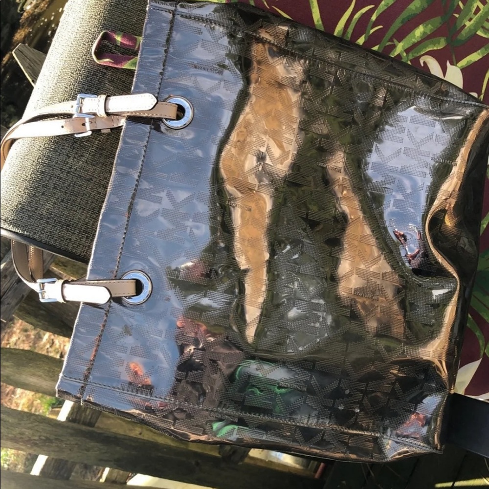 Beautiful LARGE MK BAG - Picture 6 of 6